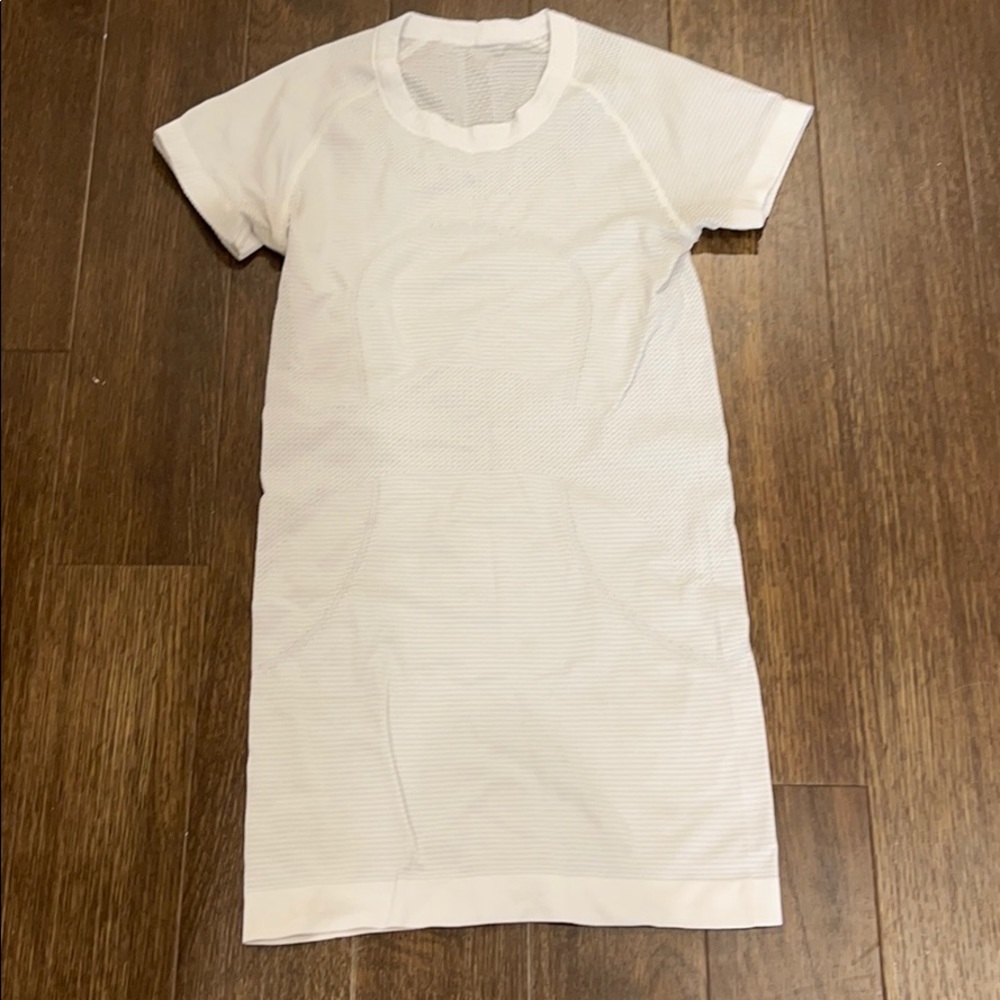 White lululemon swiftly tech size 2